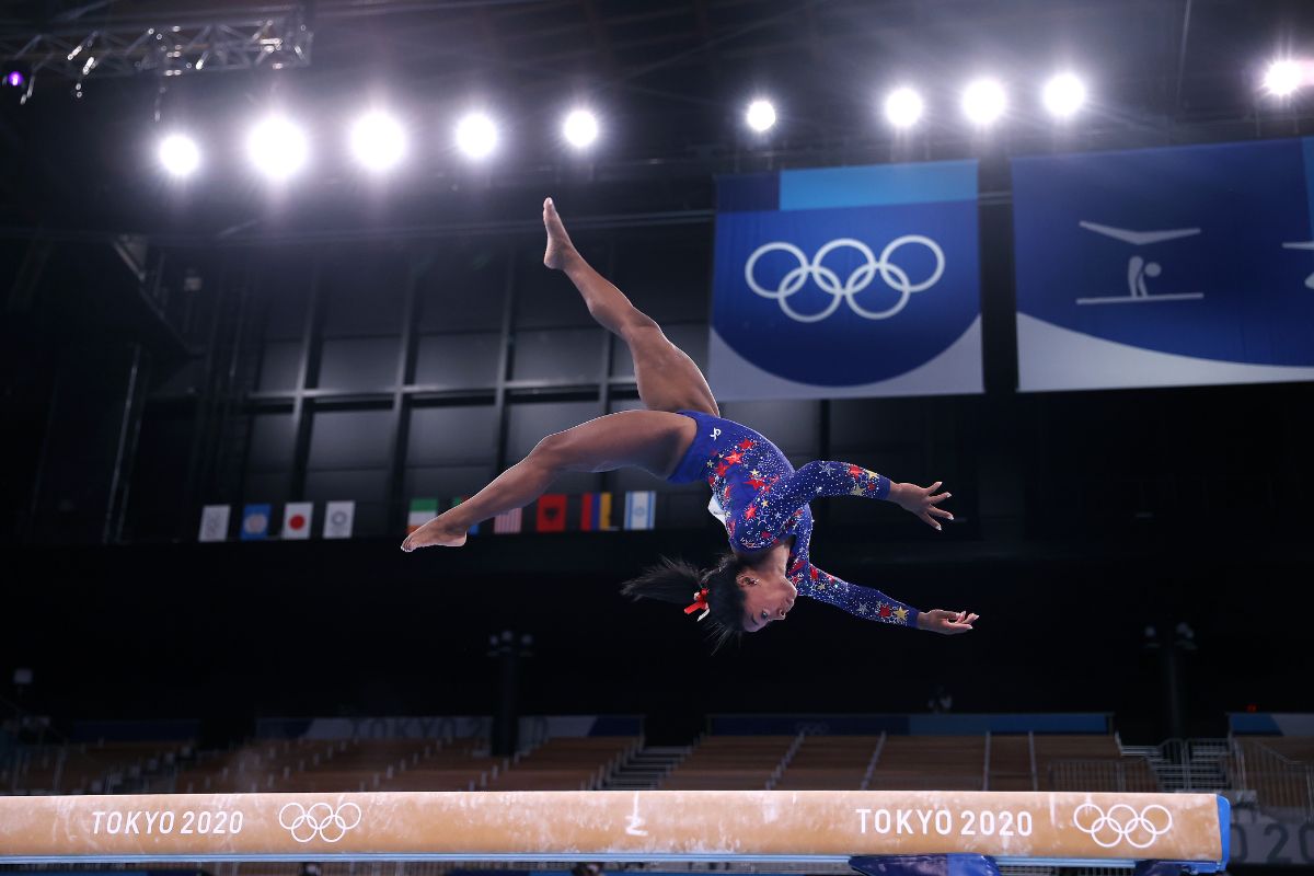 Simone Biles alla trave