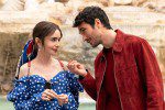 Lily Collins e Eugenio Franceschini nei panni di Emily e Marcello in Emily in Paris