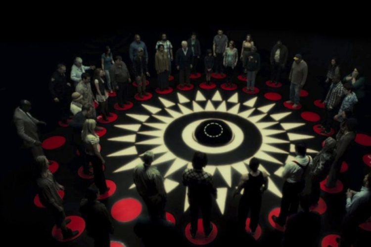 Frame dal film Netflix Circle