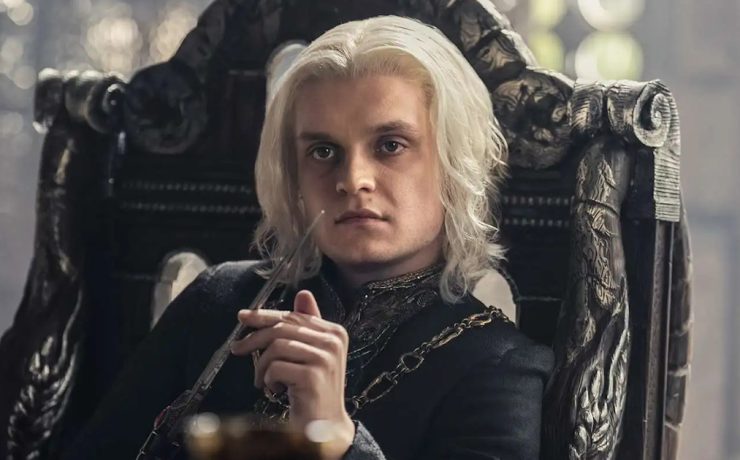 Tom Glynn-Carney nei panni di Aegon II in House of the Dragon