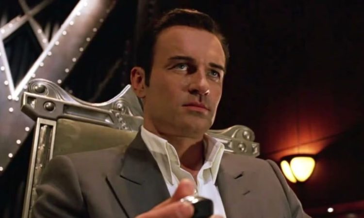 primo piano di Julian McMahon