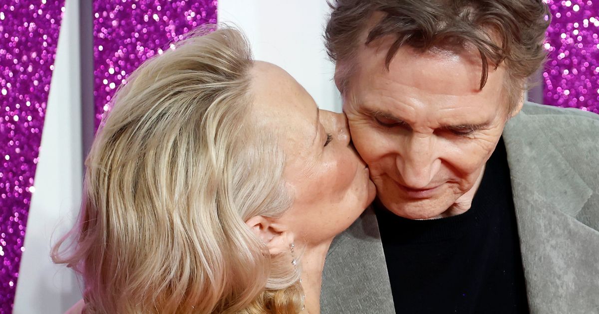 Pamela Anderson e Liam Neeson sul red carpet di Una pallottola spuntata