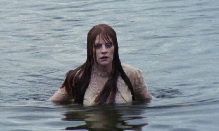 la morte corre incontro a jessica Una scena del film Let’s Scare Jessica to Death