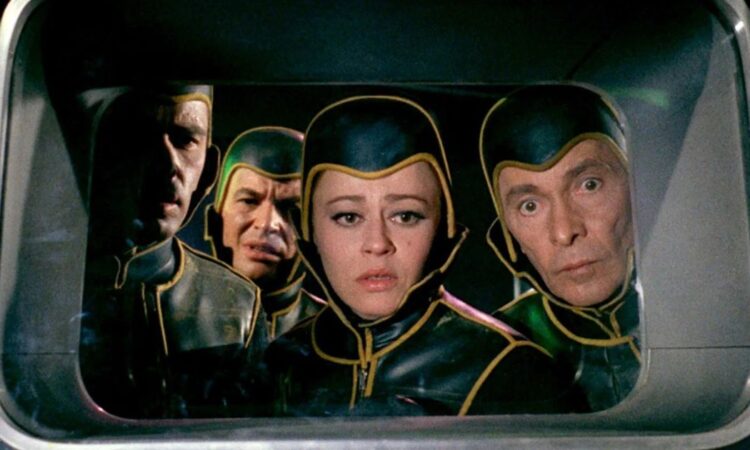 terrore nello spazio sci-fi italiano Frame dal film sci-fi Terrore nello spazio di Mario Bava