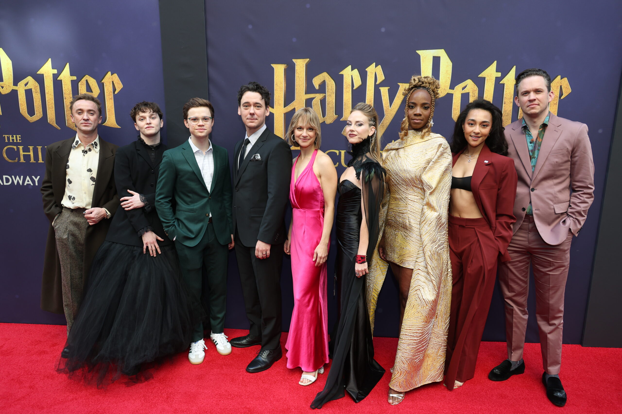 il cast di harry potter e la maledizione dell'erede sul red carpet